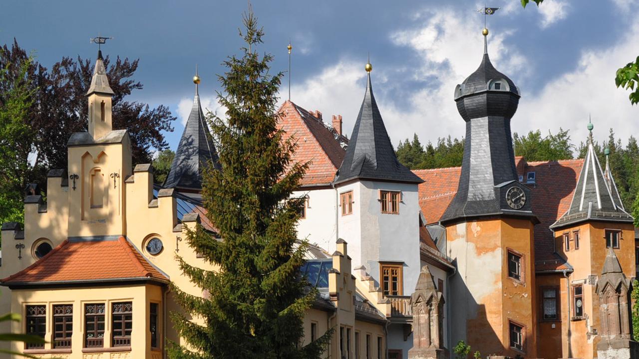 Blick auf das Schloss Wolfersdorf in Trockenborn-Wolfersdorf im Saale-Holzlandkreis