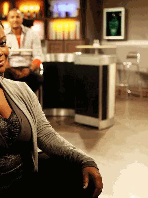Die südafrikanische Schauspielerin Letoya Mangezi in einer Szene der Serie "Isidingo".