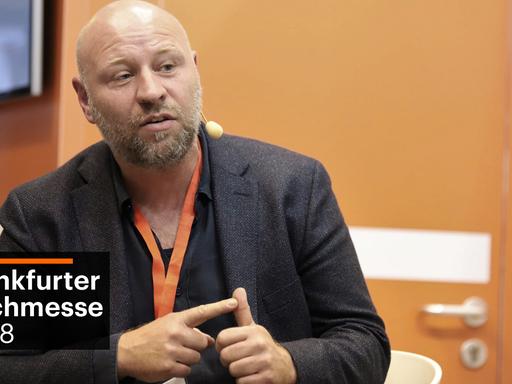 Der Journalist und Autor Olaf Sundermeyer.
