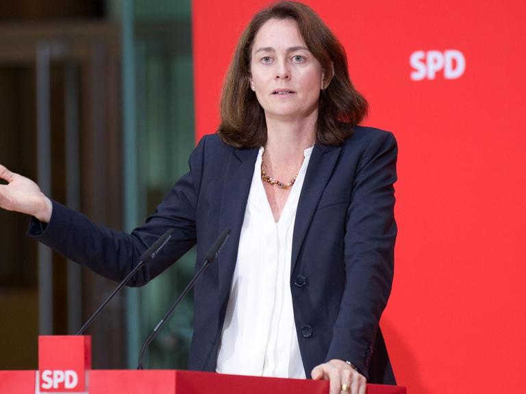 Die designierte SPD-Generalsekretärin Katarina Barley spricht auf einer Pressekonferenz am 02.11.2015 in Berlin.