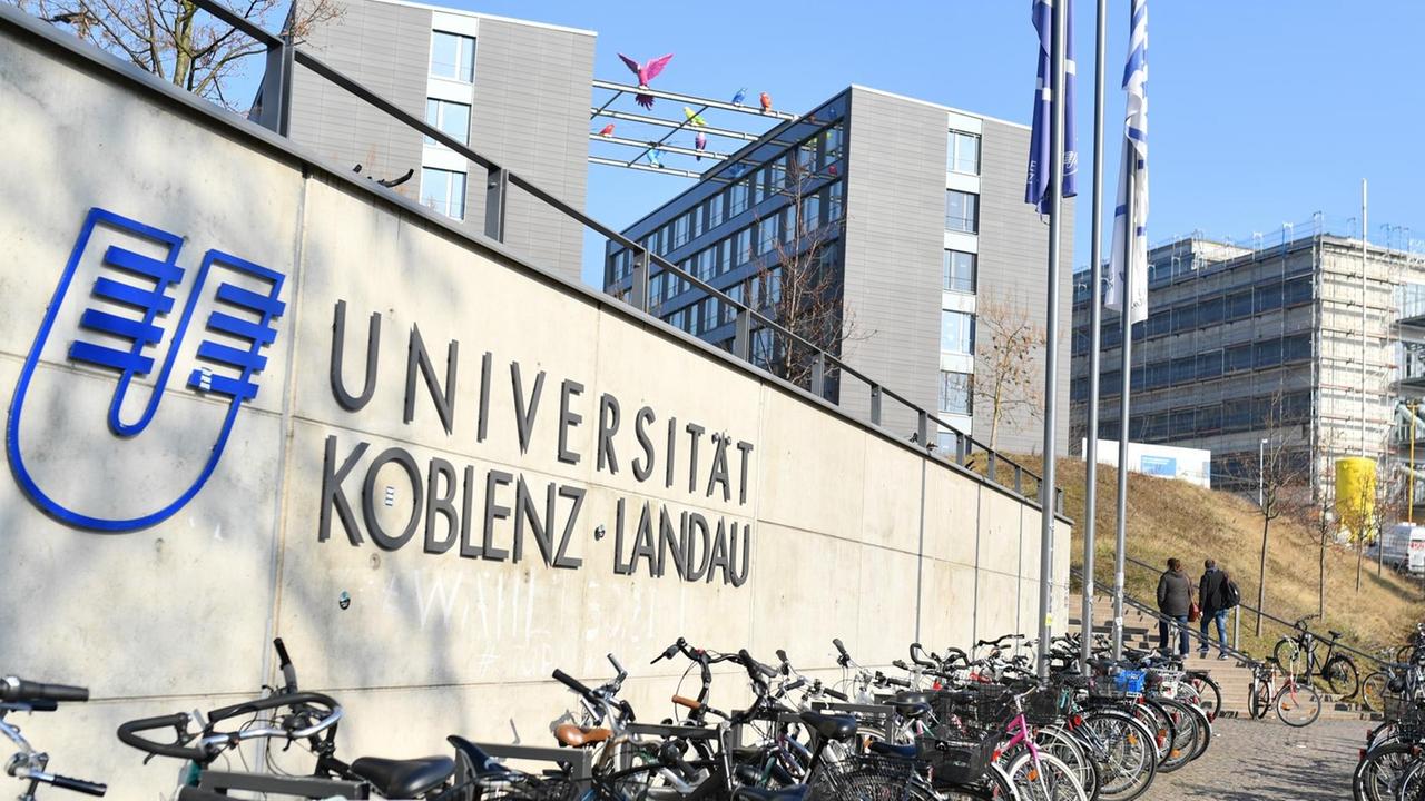 Blick auf das Campusgelände der Universität Koblenz-Landau.