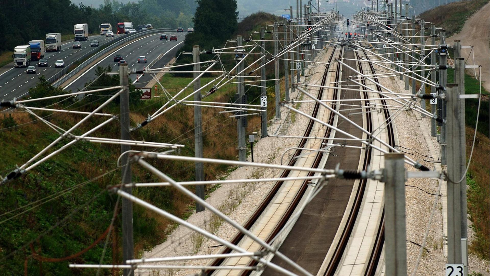 Infrastruktur - Bundesrat für Gesetzentwurf zum schnelleren Ausbau von Bahnstrecken