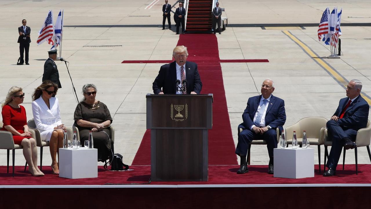 US-Präsident Trump spricht in Tel Aviv.