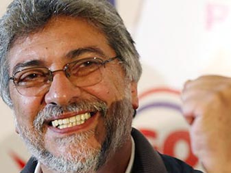 Der frühere katholische Bischof Fernando Lugo hat die Präsidentenwahl in Paraguay mit 40 Prozent klar gewonnen. Der frühere katholische Bischof Fernando Lugo hat die Präsidentenwahl in Paraguay mit 40 Prozent klar gewonnen.