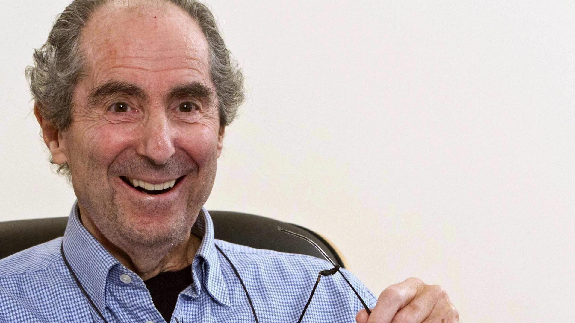 US writer Philip Roth, winner of 2012 Prince of Asturias Award for Literature, offers an interview to Agencia EFE press agency at his apartment in New York, USA, 22 October 2012. The writer of 'I Married a Communist' and 'The Human Stain', among others, w