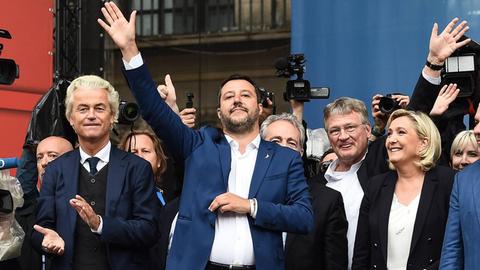 Schulterschluss der europäischen Rechten: (v.l.) Geert Wilders, Matteo Salvini, Jörg Meuthen und Marine Le Pen im Mai 2019 in Mailand.