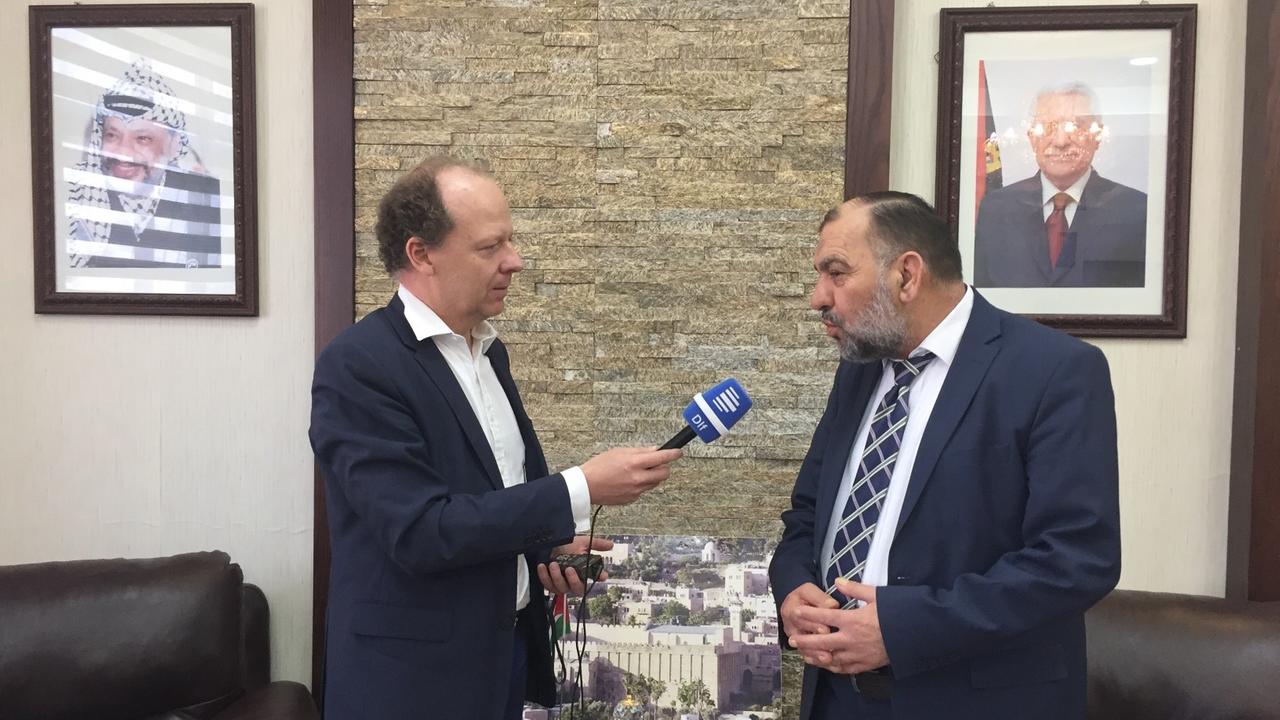 Tayseer Abu Sneineh, Bürgermeister von Hebron, im Interview.