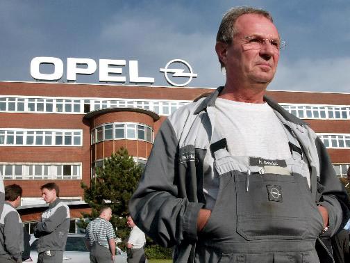 Mitarbeiter der Nachmittagsschicht des Autoherstellers Opel in Bochum