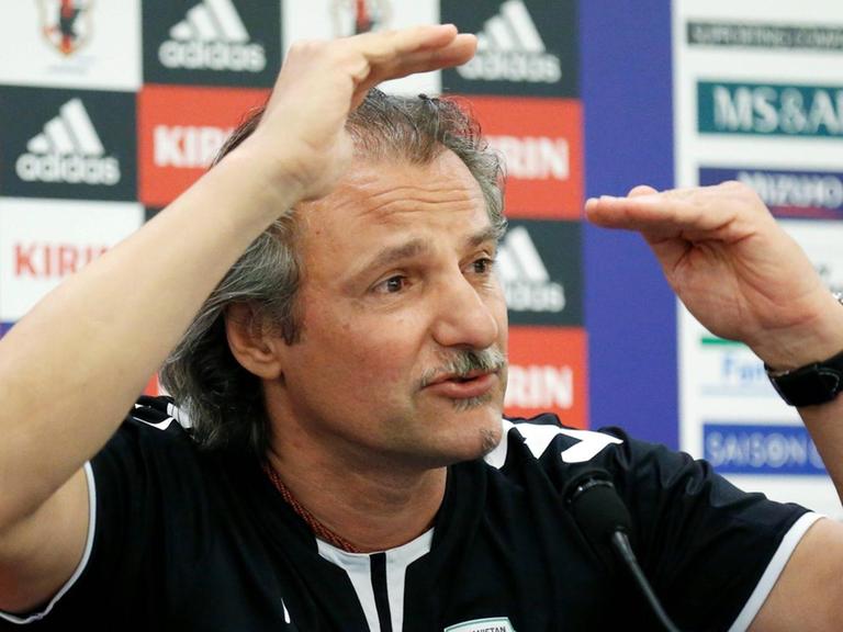 Petar Šegrt, 2015 Trainer der afghanischen Nationalmannschaft, während der Pressekonferenz zur WM-Qualifikation.