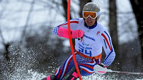 Der Slalom-Fahrer Aleksander Alyabyev bei den Winterspielen in Sotschi während des Slaloms