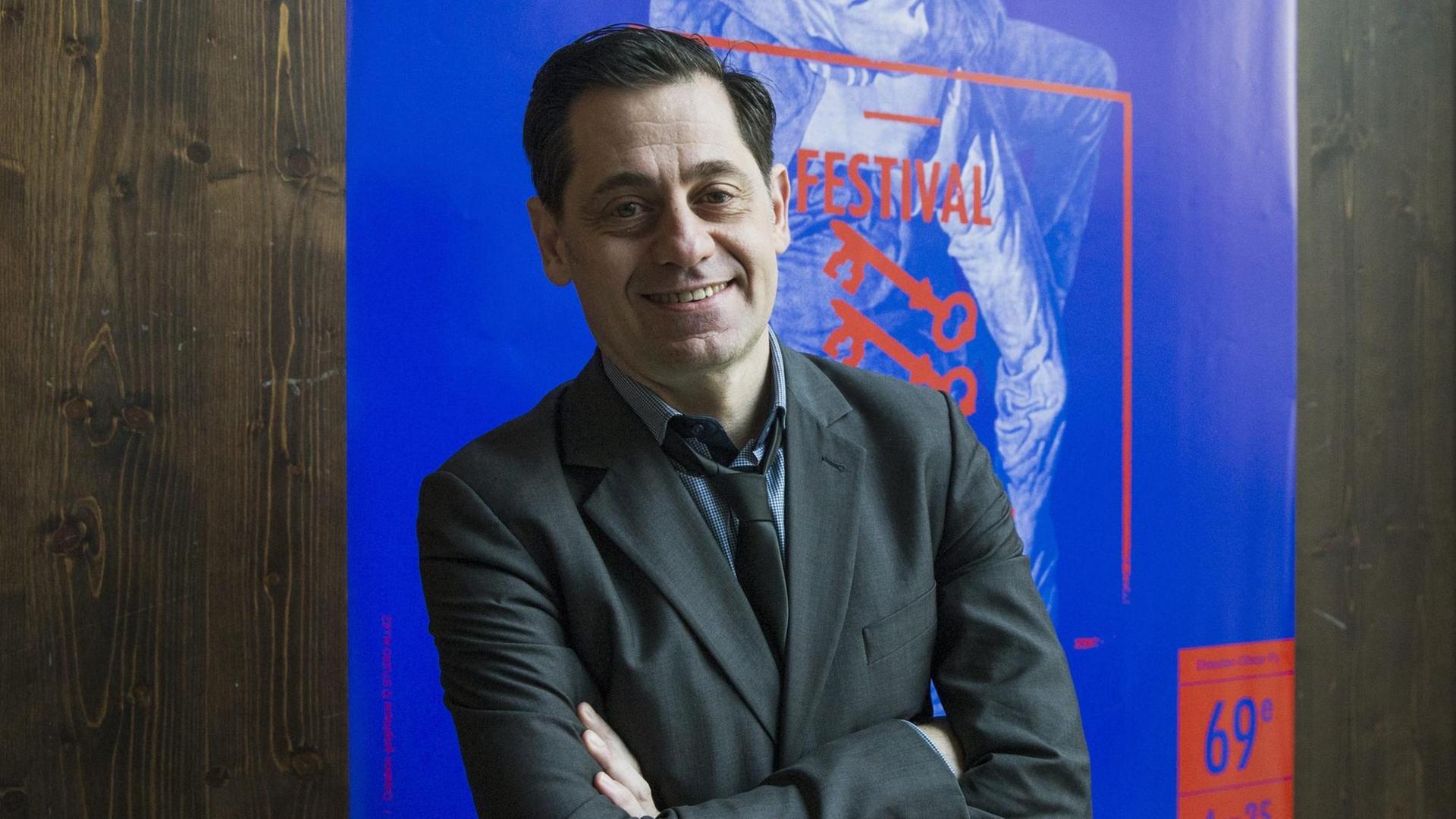 Der Leiter des Theaterfestivals von Avignon, Olivier Py, während der Pressekonferenz am 27. März 2015.