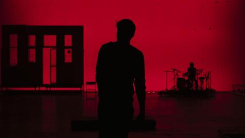 Benjamin Lillie und Matze Pröllochs in einer Szene aus "Einfach das Ende der Welt" am Schauspielhaus Zürich in der Inszenierung von Christopher Rüping