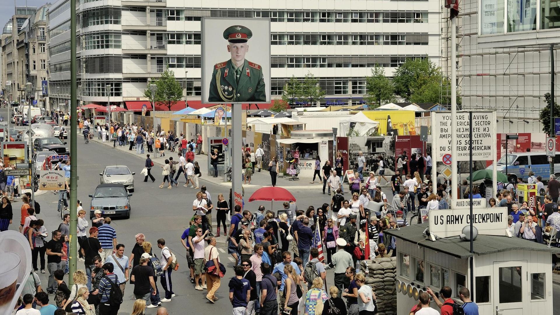 Der ehemalige Grenzübergang Checkpoint Charlie heute