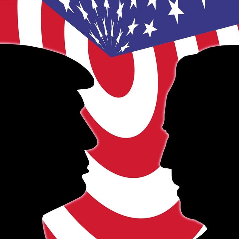 Donald J. Trump und Joe Biden vor US-Flagge (Fotomontage)