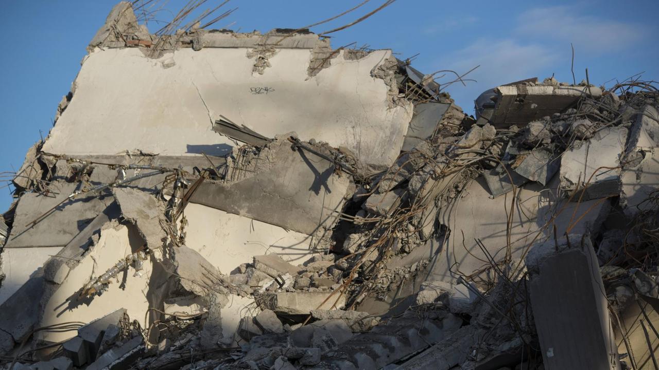 Klimasünder Beton - Ein Baustoff sucht Nachfolger