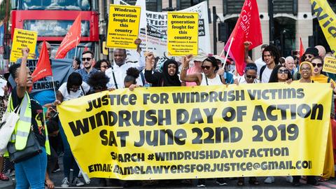 Demonstranten in London fordern am ersten offiziellen Windrush Tag Gerechtigkeit für die sogenannte Windrush Generation. (22. Juni 2019)