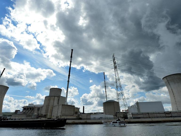 Das umstrittene belgische Atomkraftwerk Tihange.