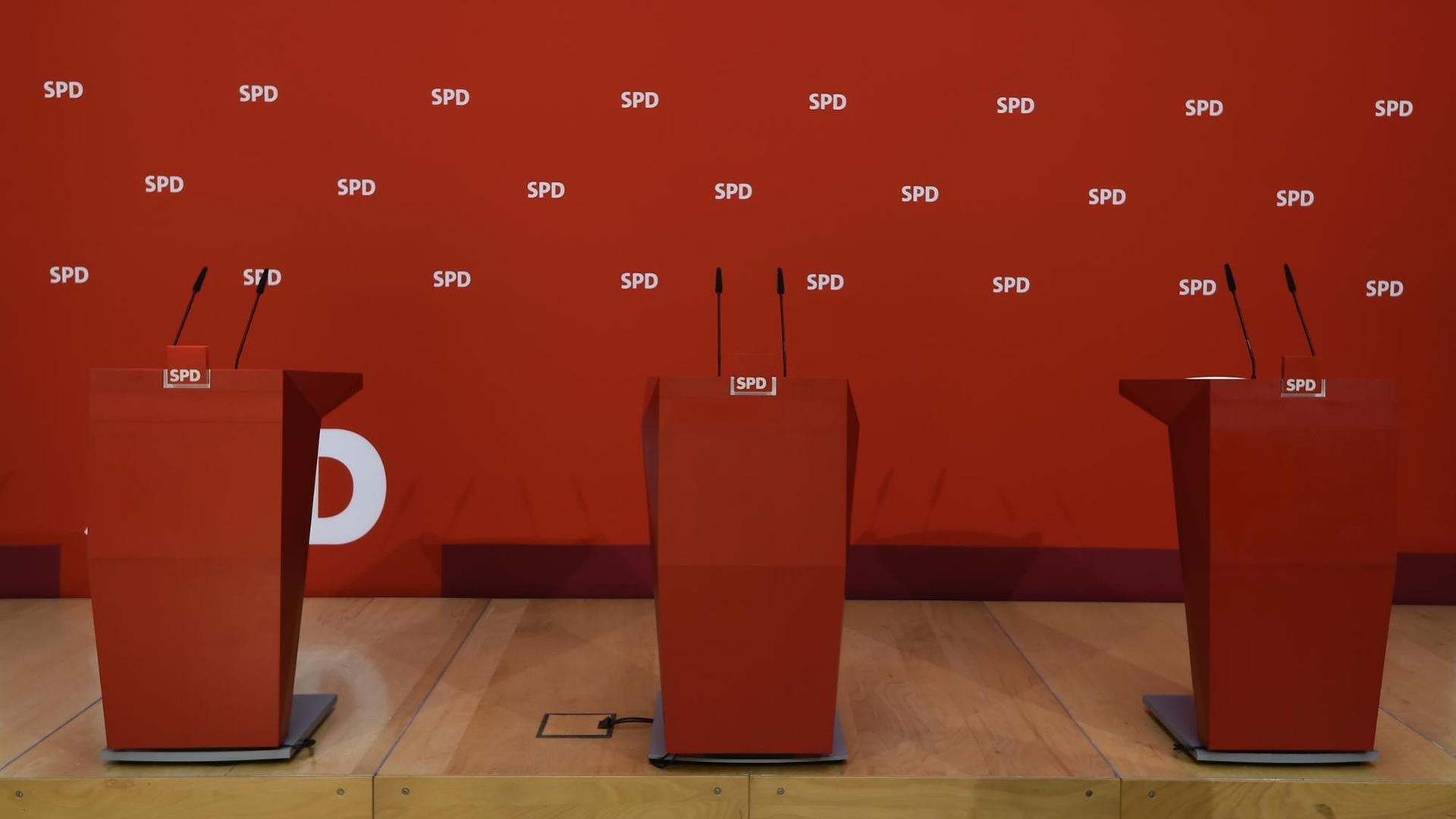 Vor dem Bekanntgeben der kommissarischen SPD-Führungs-Troika am 3. Juni 2019 in Berlin