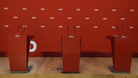 Vor dem Bekanntgeben der kommissarischen SPD-Führungs-Troika am 3. Juni 2019 in Berlin