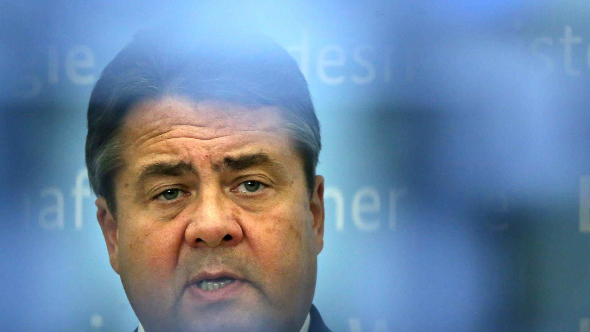 SPD-Chef Sigmar Gabriel bei einer Pressekonferenz
