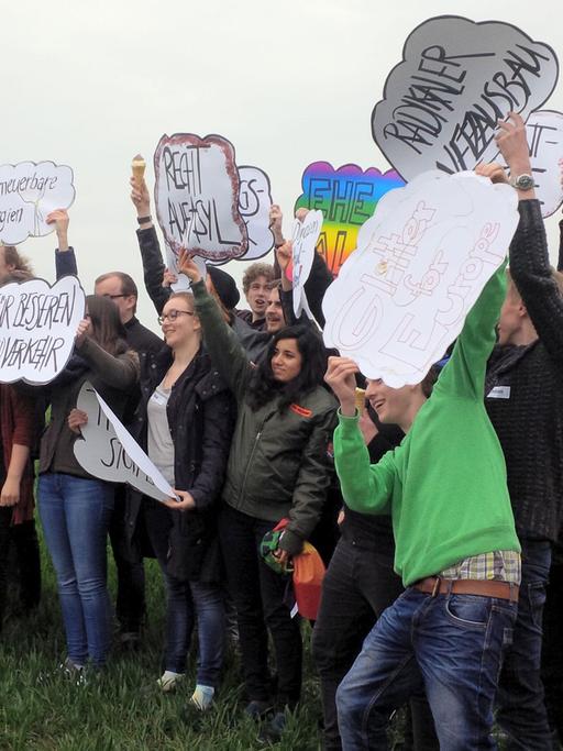 Grüne Jugend Rheinland-Pfalz mit Forderungen zum Koalitionsvertrag.
