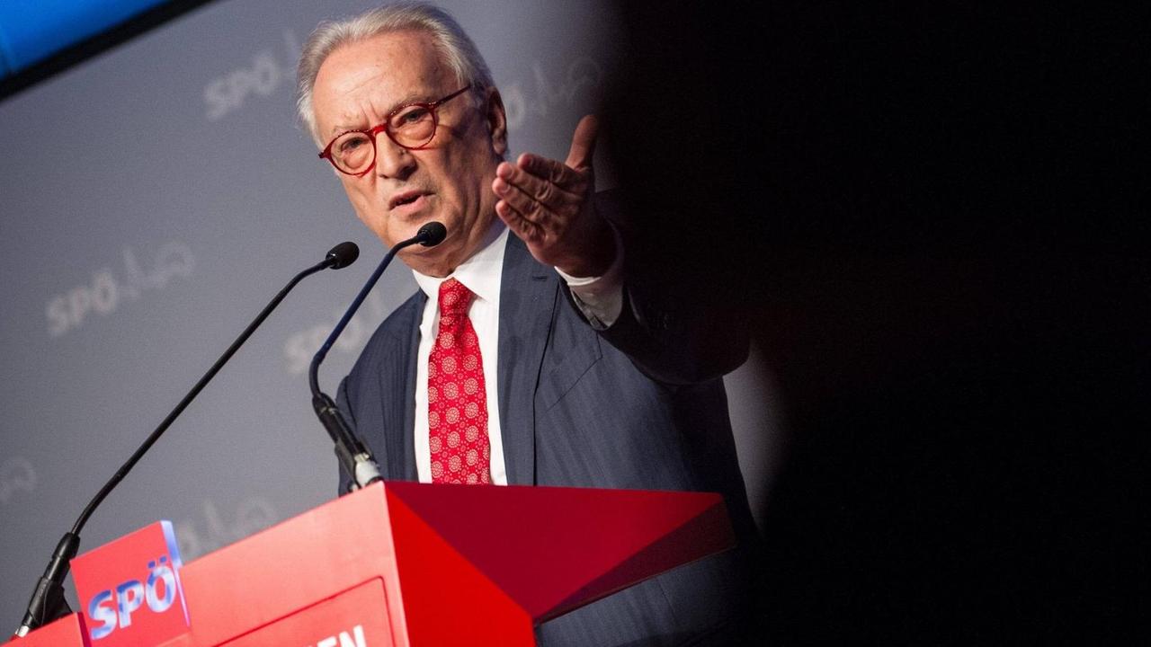Der österreichische Sozialdemokrat Hannes Swoboda bei einem Wahlkampfauftritt am 17.3.2014.