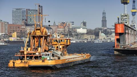Elbvertiefung: Elbbagger Odin im Hamburger Hafen
