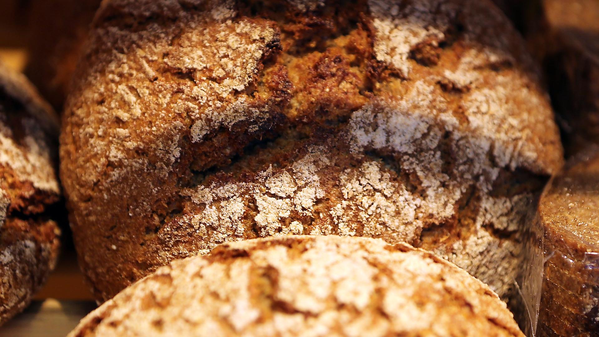 Das Foto zeigt am 14.01.2014 in Köln (Nordrhein-Westfalen) Brot in einer Bäckerei . Das Statistische Bundesamt gibt am 16.01.2014 den Verbraucherpreisindex für Deutschland bekannt. Foto: Oliver Berg/dpa Das Foto zeigt am 14.01.2014 in Köln (Nordrhein-Westfalen) Brot in einer Bäckerei . Das Statistische Bundesamt gibt am 16.01.2014 den Verbraucherpreisindex für Deutschland bekannt. Foto: Oliver Berg/dpa
