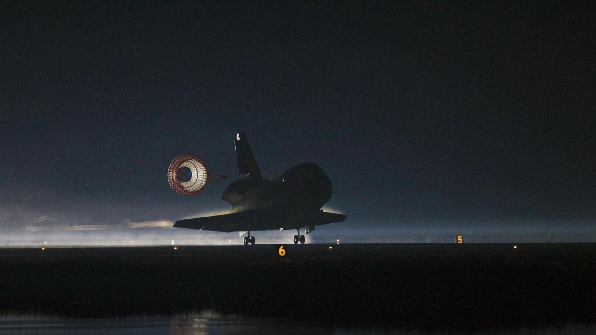 Ende einer Ära: Landung der Raumfähre Atlantis am 21. Juli 2011