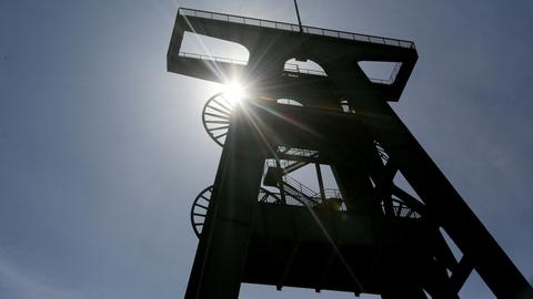 Der Förderturm der Zeche Lohberg in Dinslaken (Nordrhein-Westfalen)