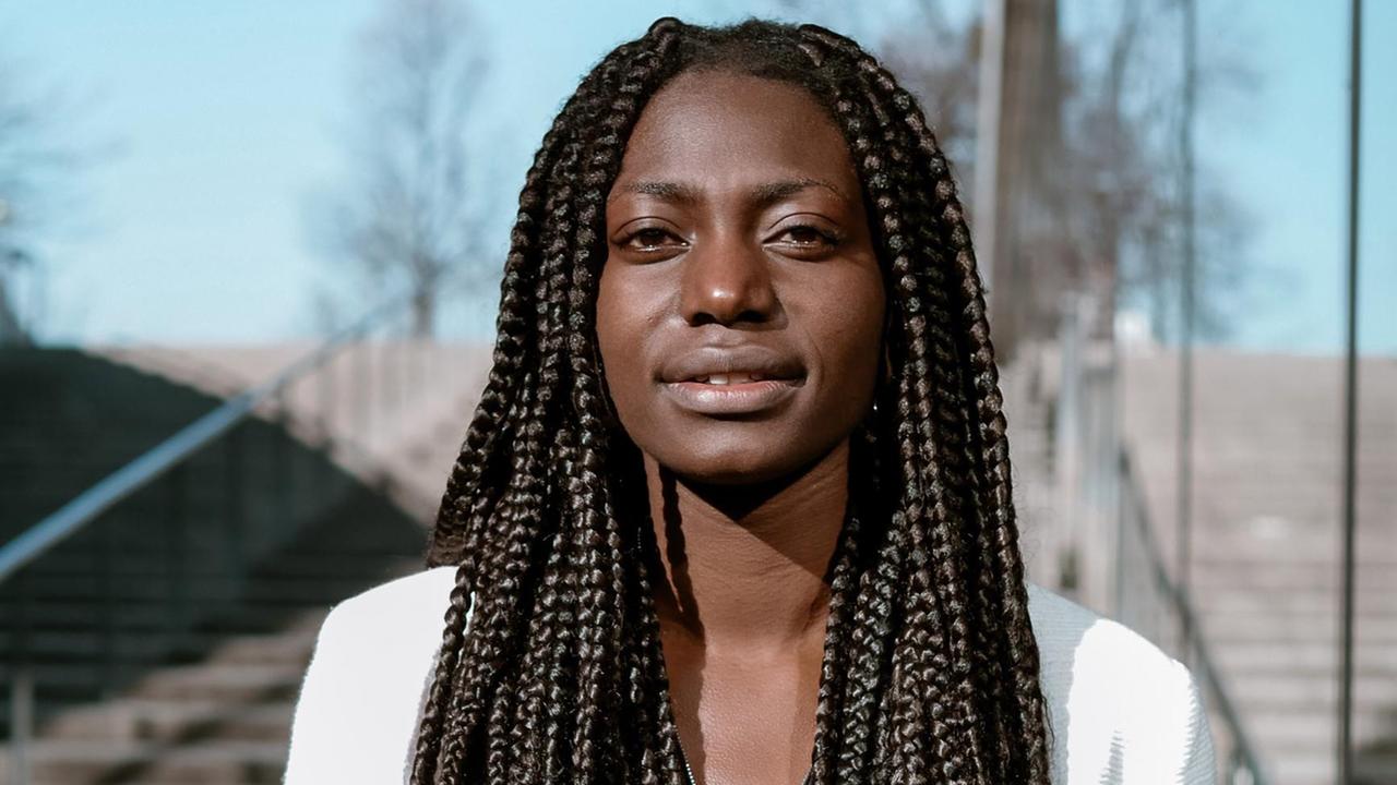 Porträt der staatenlosen Aktivistin Christiana Bukalo