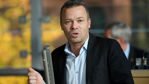 Kiel: Frank Brodehl, Abgeordneter der AFD, spricht bei einer Sitzung des schleswig-holsteinischen Landtags.