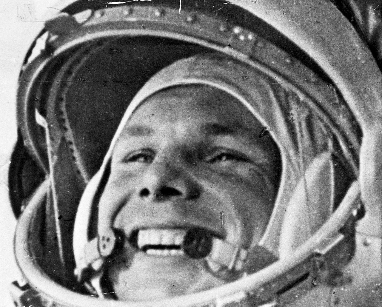 Der erste Mensch im All – kein Brite und gut zehn Jahre später: Juri Gagarin auf dem Weg zum Start 1961 