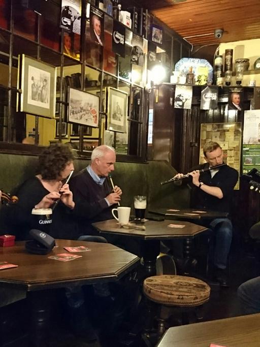 Traditionelle Band-Session im Pub "Hughes" in Dublin.
