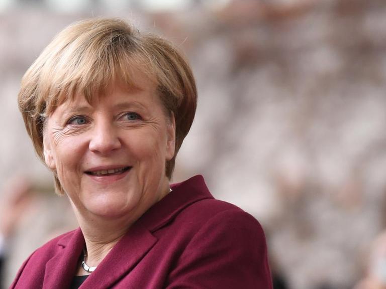 Angela Merkel bei einem Besuch von François Hollande in Berlin