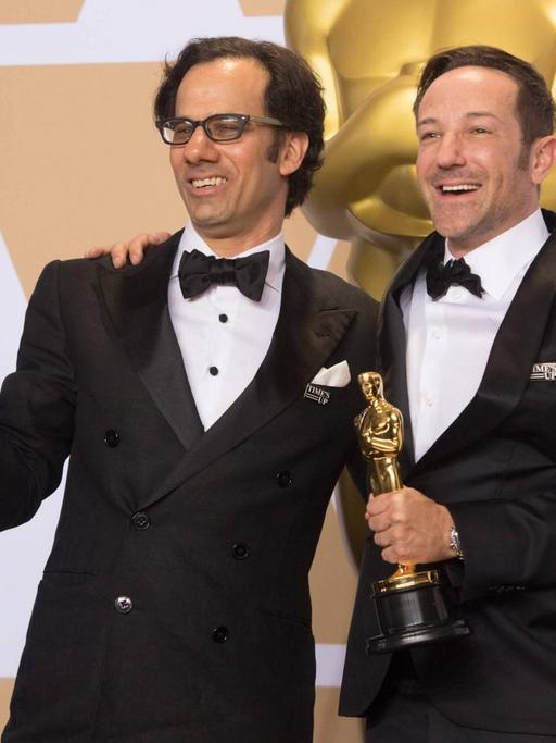 Dan Cogan und Bryan Fogel bei der Oscar-Verleihung in Los Angeles