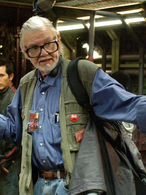 Regisseur George A. Romero während Dreharbeiten. Mit seinem Film "Die Nacht der lebenden Toten" gilt er als Begründer des Zombie-Genres.