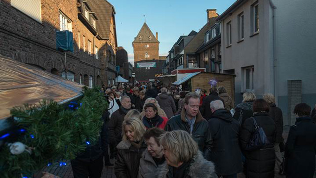 Gut besucht: der Weihnachtsmarkt in Monheim