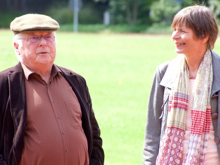 Norbert Blüm: Früher rauchte er Pfeife, jetzt ist es die "Batschkapp", wie er sagt, an der er sich festhält.