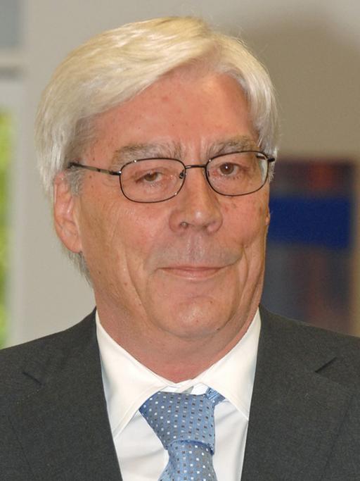 Werner Schmidt, der ehemalige Vorstandsvorsitzende der BayernLB, kommt am 30.05.2008 zur Vernehmung vor den Untersuchungsausschuss "BayernLB" im Bayerischen Landtag in München.