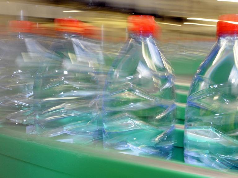 Wasserflaschenproduktion von Nestlé im französischen Vittel