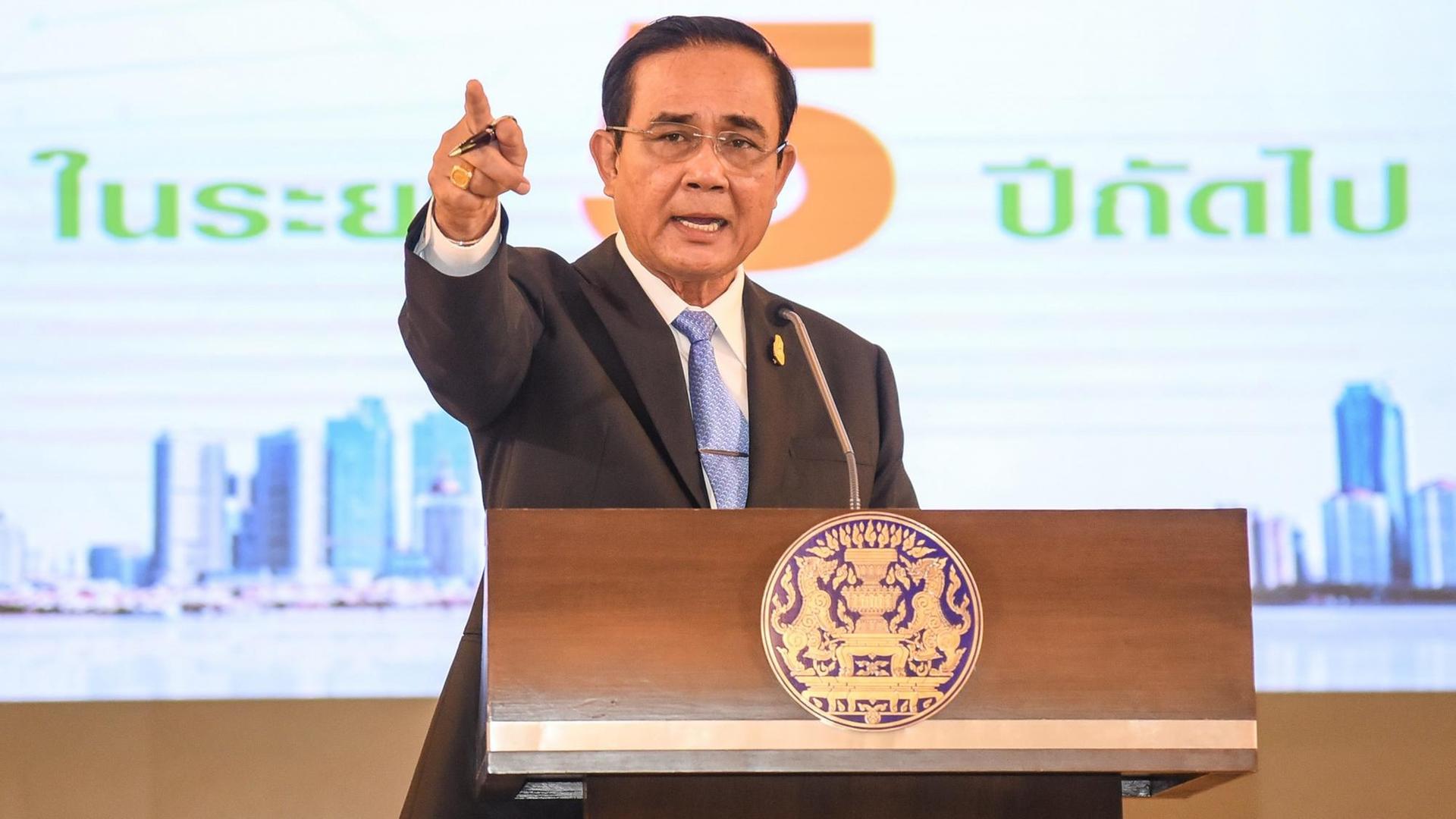 Der thailändische Ministerpräsident Prayuth Chan-ocha spricht auf einer Pressekonferenz