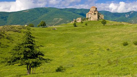 Mzcheta, Georgien, Vorderasien: Kloster Dschwari auf einem Hügel