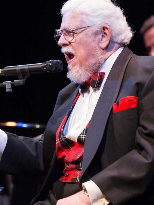 Der deutsch-amerikanische Entertainer Bill Ramsey gibt wenige Tage vor seinem 85. Geburtstag ein Konzert in Hamburg