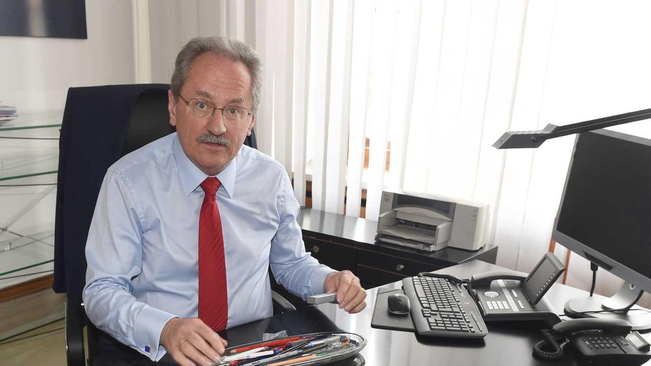 Münchens Oberbürgermeister Christian Ude (SPD) an seinem letzten Arbeitstag im Rathaus.