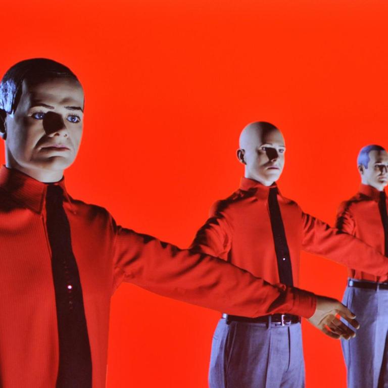 Die Musiker der Band Kraftwerk sind als digitale Animation zu sehen