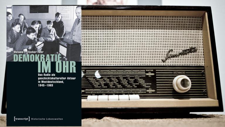 Hintergrundbild: Ein Radiogerät von Quelle, das Simonetta Stereo-Großsuper ST 6501 aus dem Jahr 1965 Vordergrund: Buchcover