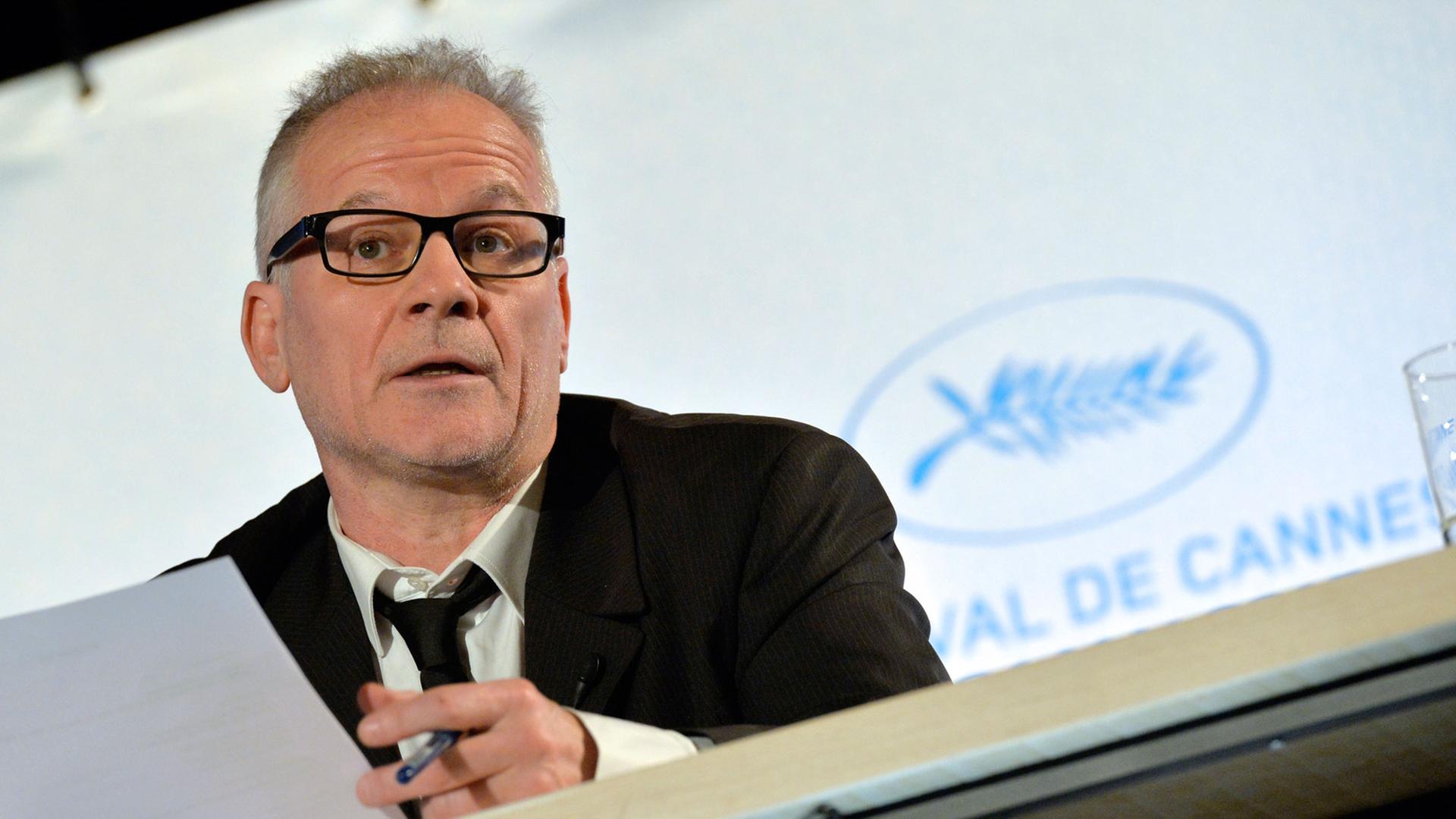 Der künstlerische Leiter der Internationalen Filmfestspiele von Cannes, Thierry Fremaux, gibt bei der Pressekonferenz am 16.4.2015 die offizielle Auswahl bekannt.