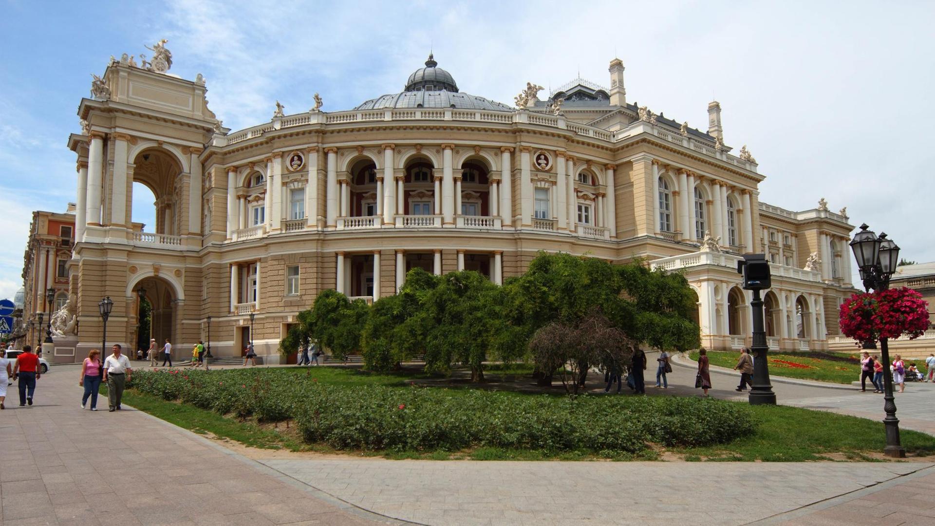 Das Opernhaus von Odessa im Juli 2011.