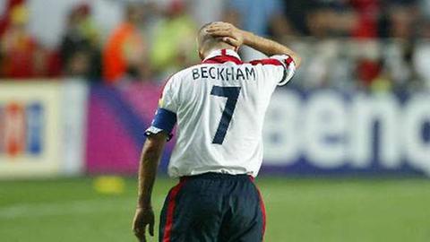 David Beckham nach dem verschossenen Elfmeter im Viertelfinale der EM-2004 gegen Portugal